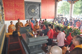 戊戌年伯爷开光